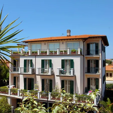 Riviera Aparthotel 4*