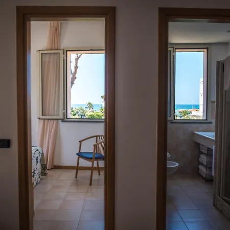 Ξενοδοχείο με διαμερίσματα Riviera 4*