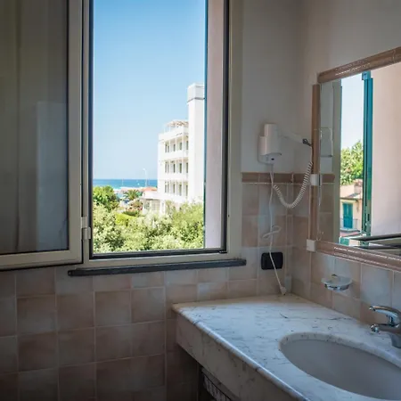 Ξενοδοχείο με διαμερίσματα Riviera