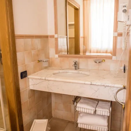 Riviera 4*