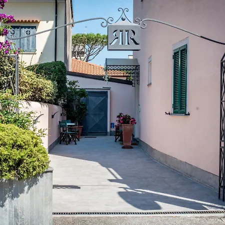 Ξενοδοχείο με διαμερίσματα Riviera 4*