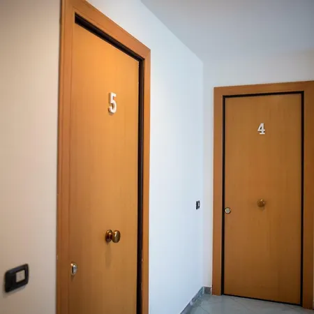 Riviera 4* مارينا دي بييتراسانْت